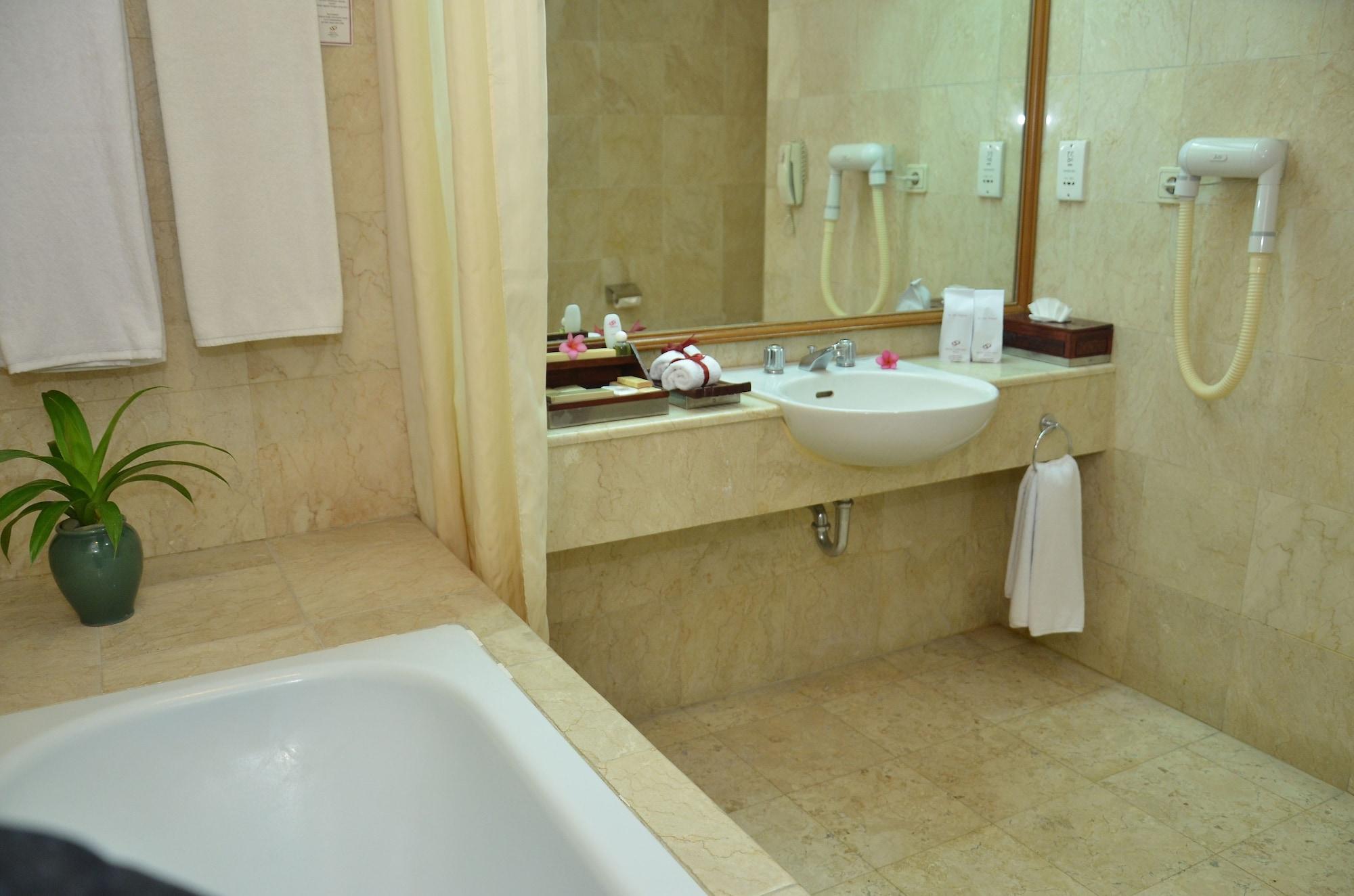 Hotel Sahid Jaya Solo Екстер'єр фото